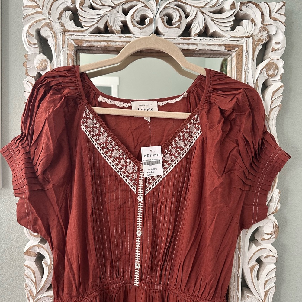 Bohme rust color dress. NWT. Beautiful cream detail.